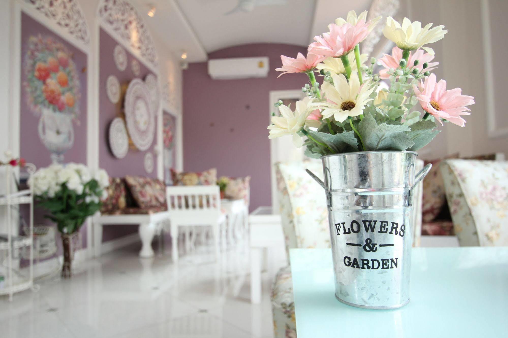 Ratchiangsaen Flora House Ξενοδοχείο Τσιάνγκ Μάι Εξωτερικό φωτογραφία